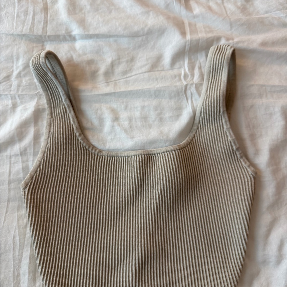 Aritzia Babaton Ribbed Knit Contour Crop Tops - Black and Cream - Picture 5 of 5